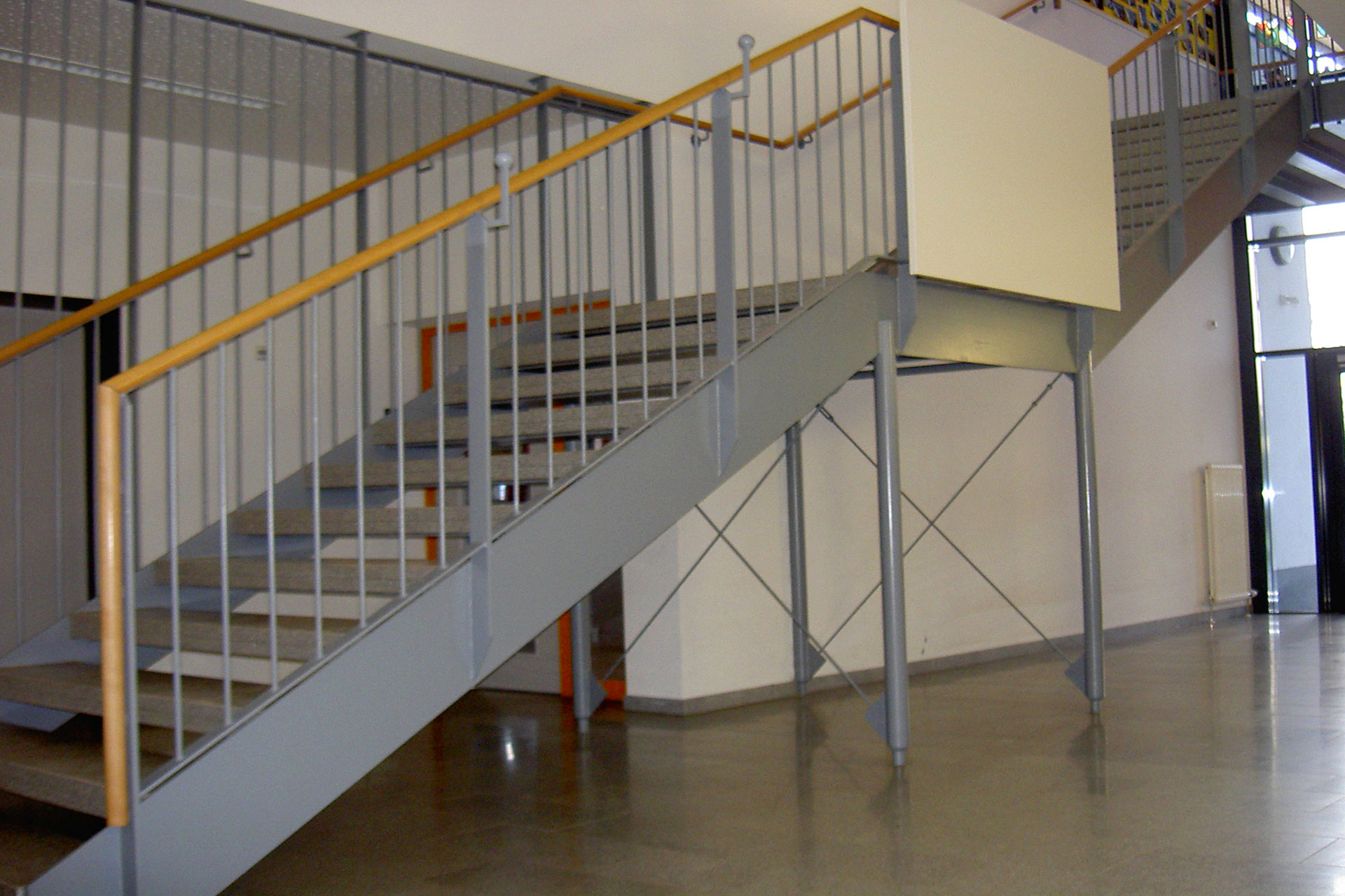 5-2Treppe-fuer-Schule