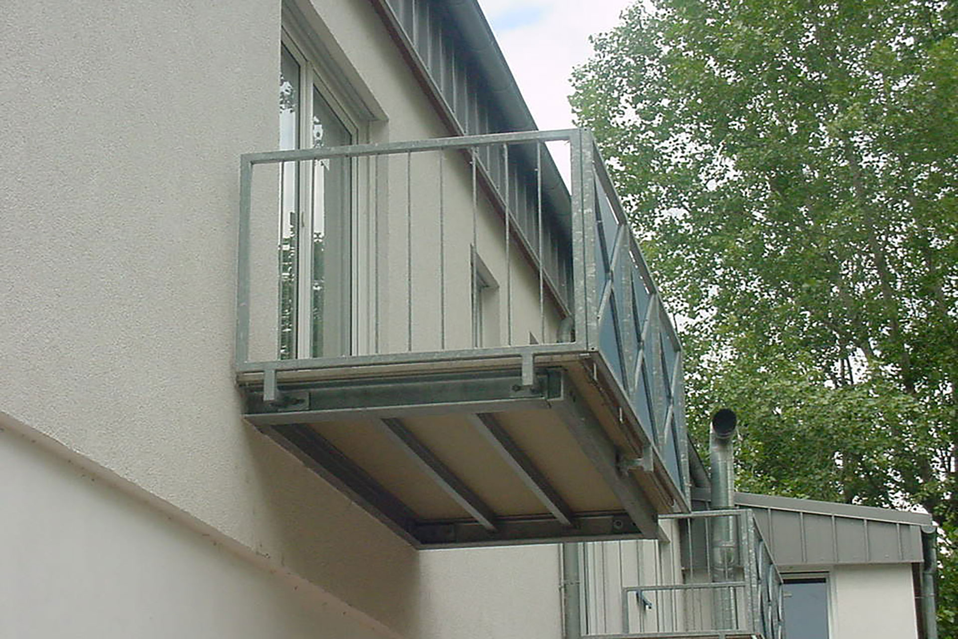 4-Balkon-freitragend